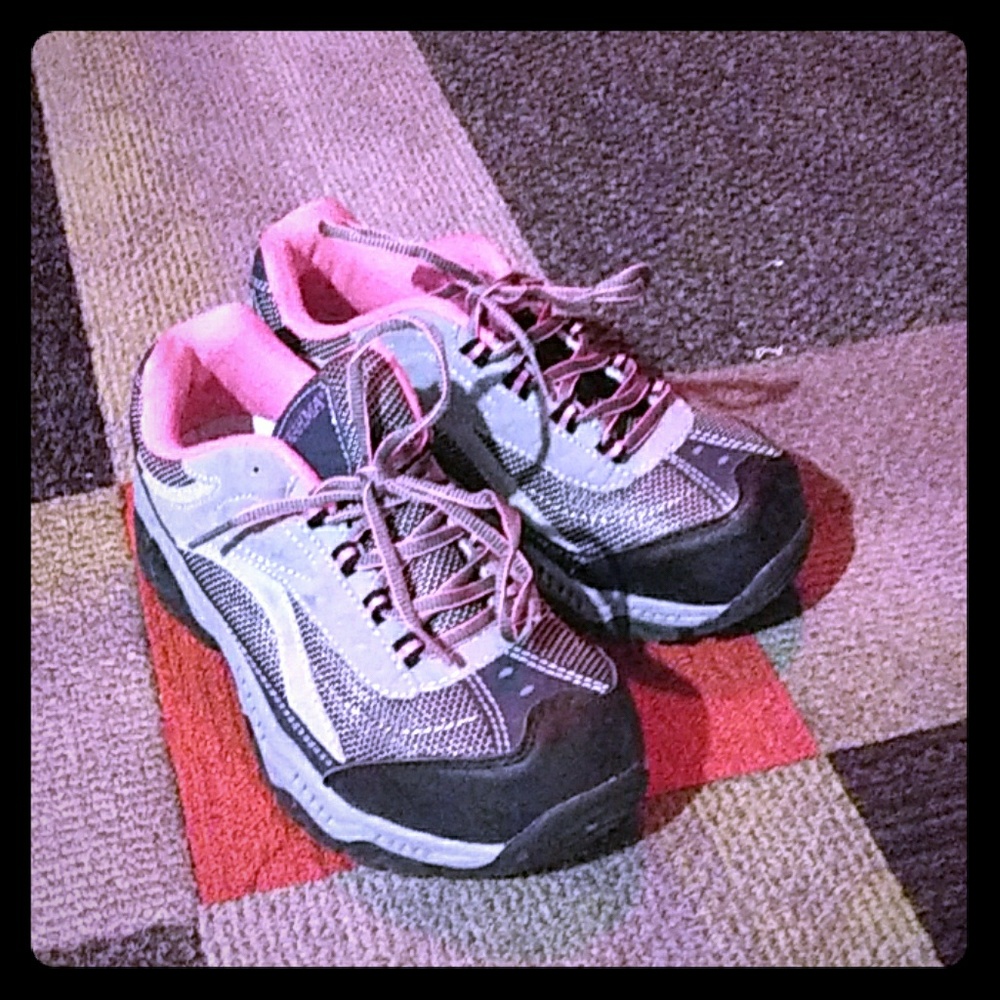 Brahma Steel Toe Women's Sneaker size 7.5